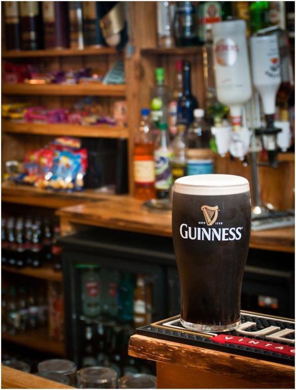 Hopper Inn Bar & Guest Accommodation Ballynaskreena Экстерьер фото