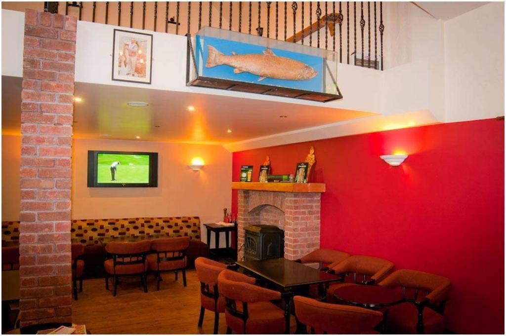 Hopper Inn Bar & Guest Accommodation Ballynaskreena Экстерьер фото